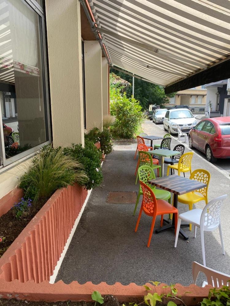 Hotel Des Pays Bas Lourdes Exterior photo